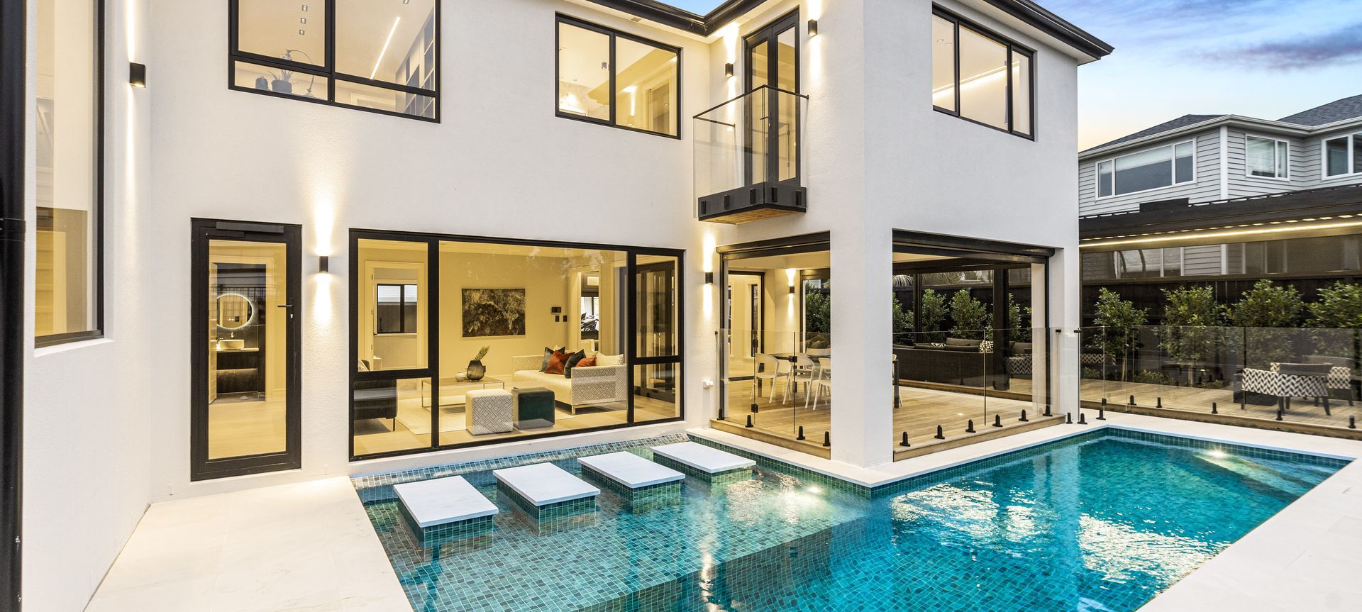 SHOW HOME - Arran Point Parade, Orewa banner