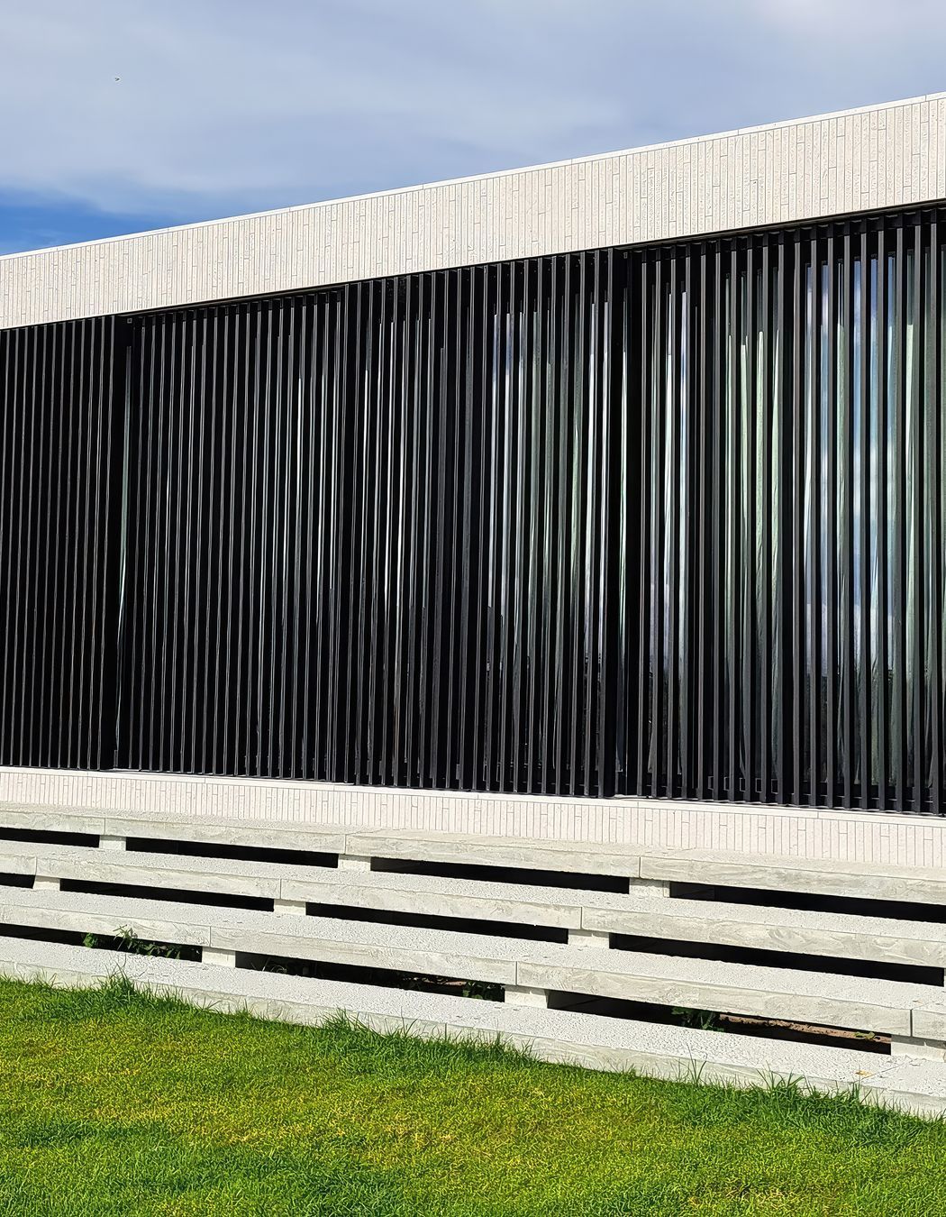 upOmaha-sliding-screens-4-fix-standard-scale-200x.jpg