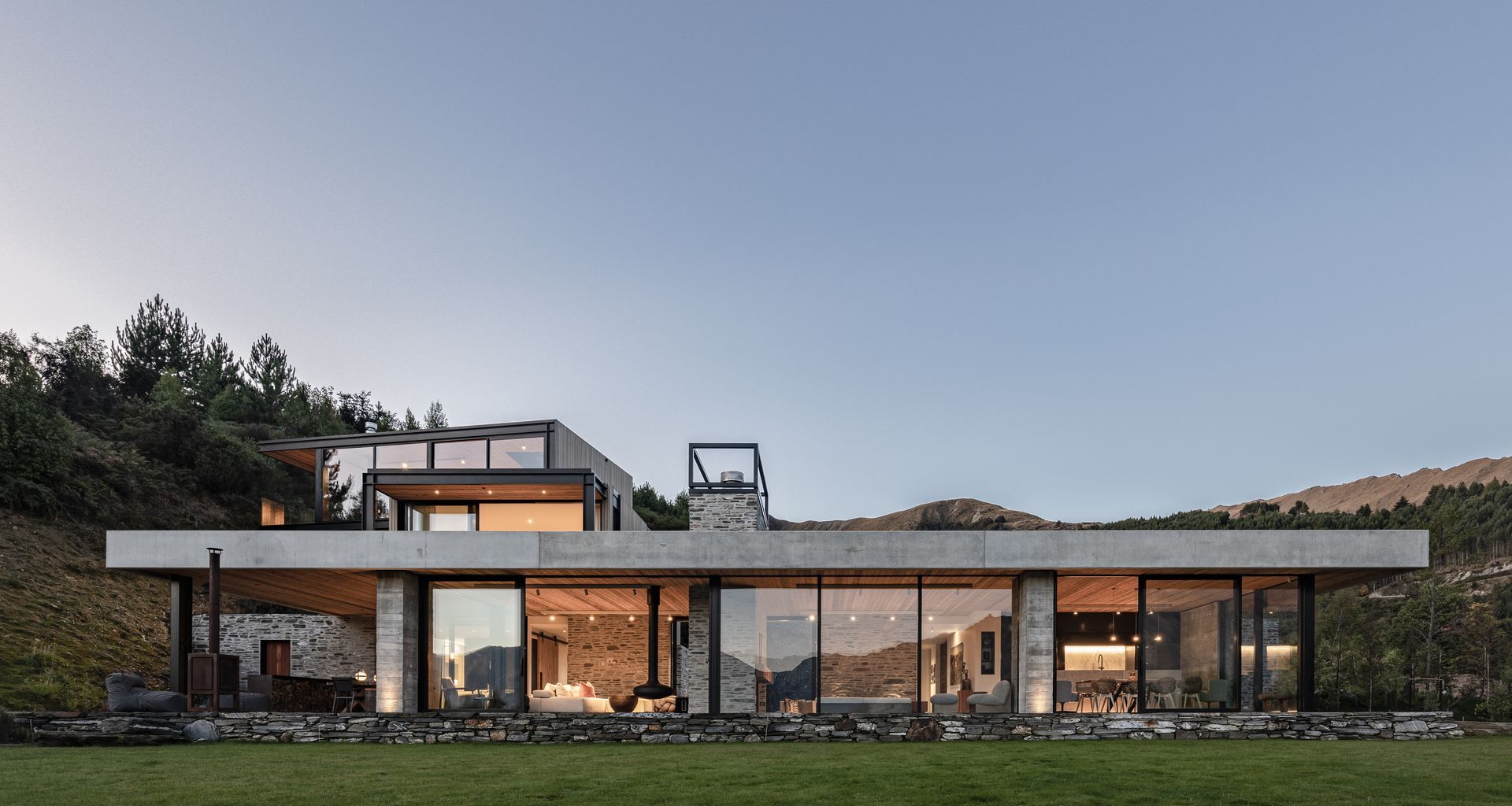 Moke Lake House banner