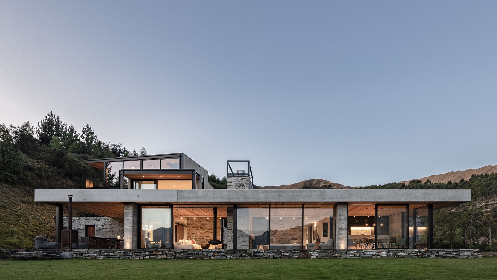 Moke Lake House banner
