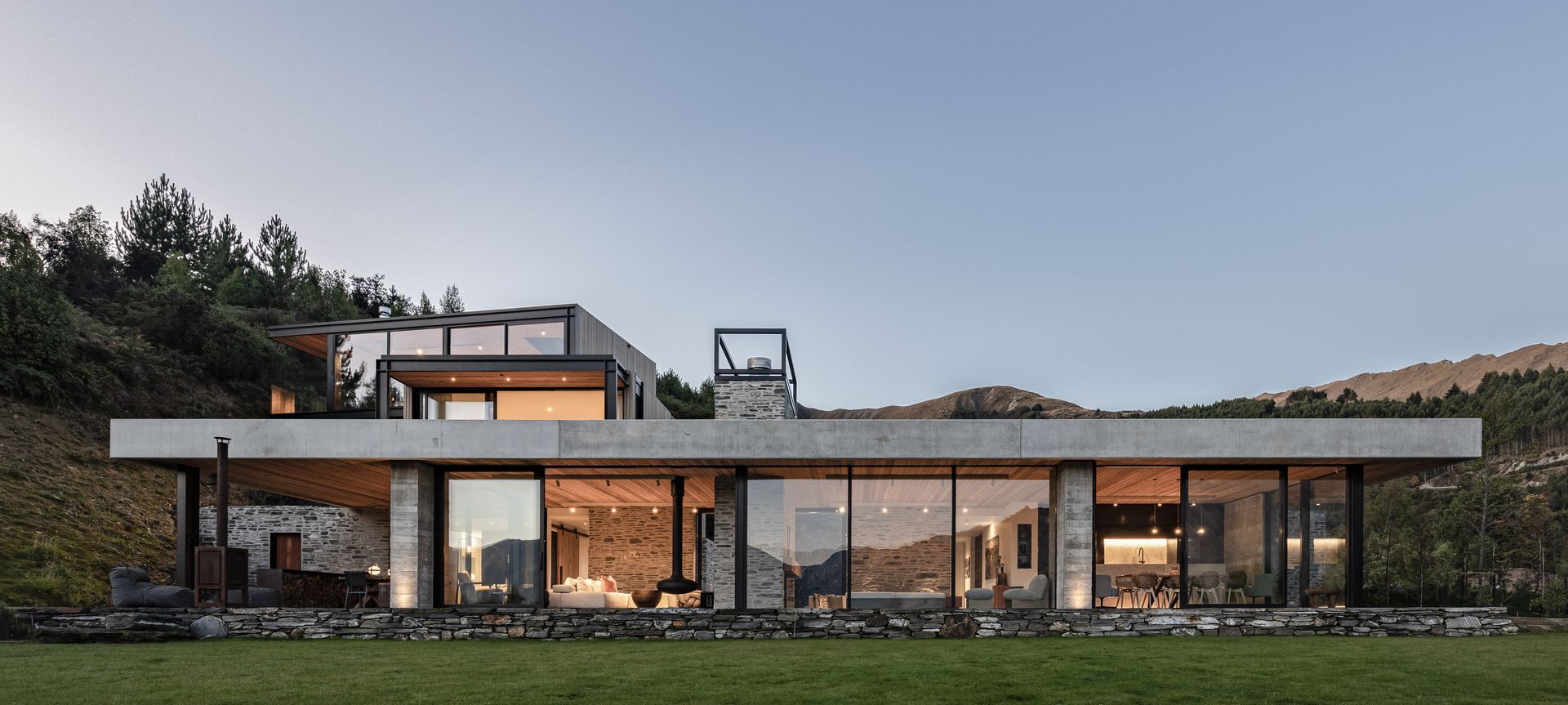 Moke Lake House banner