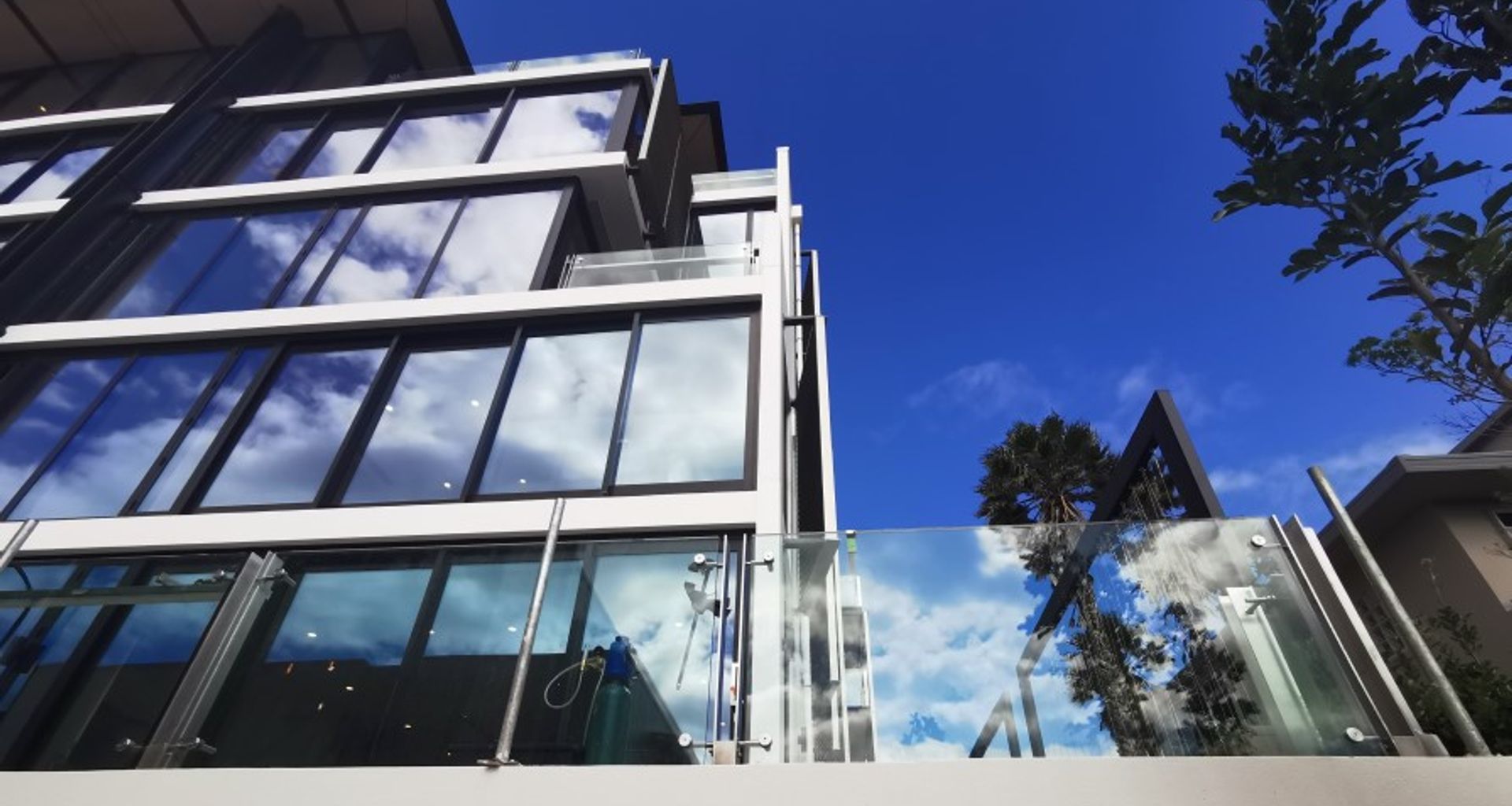 Outlook Apartments banner