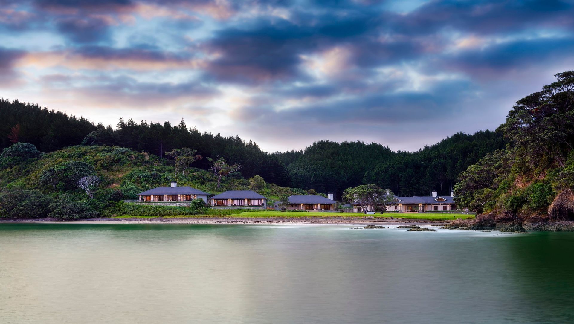 Helena Bay Lodge banner