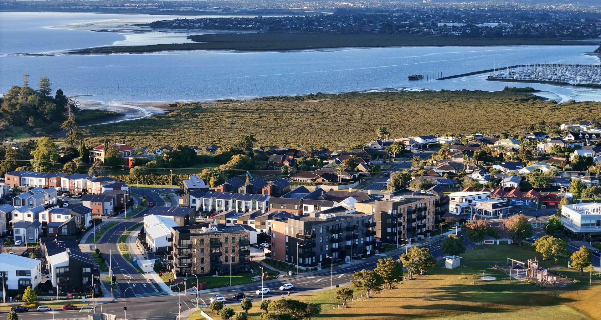 Te URU Apartments banner