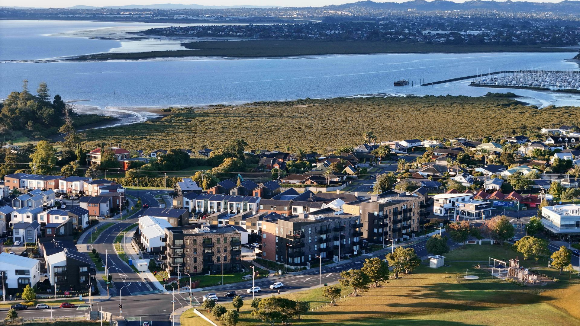 Te URU Apartments banner
