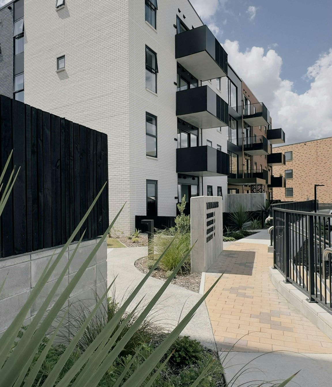 Te-Uru-ApartmentsModern-ApartmentsConstrukt-ArchitectsAucklandFootpath.jpeg