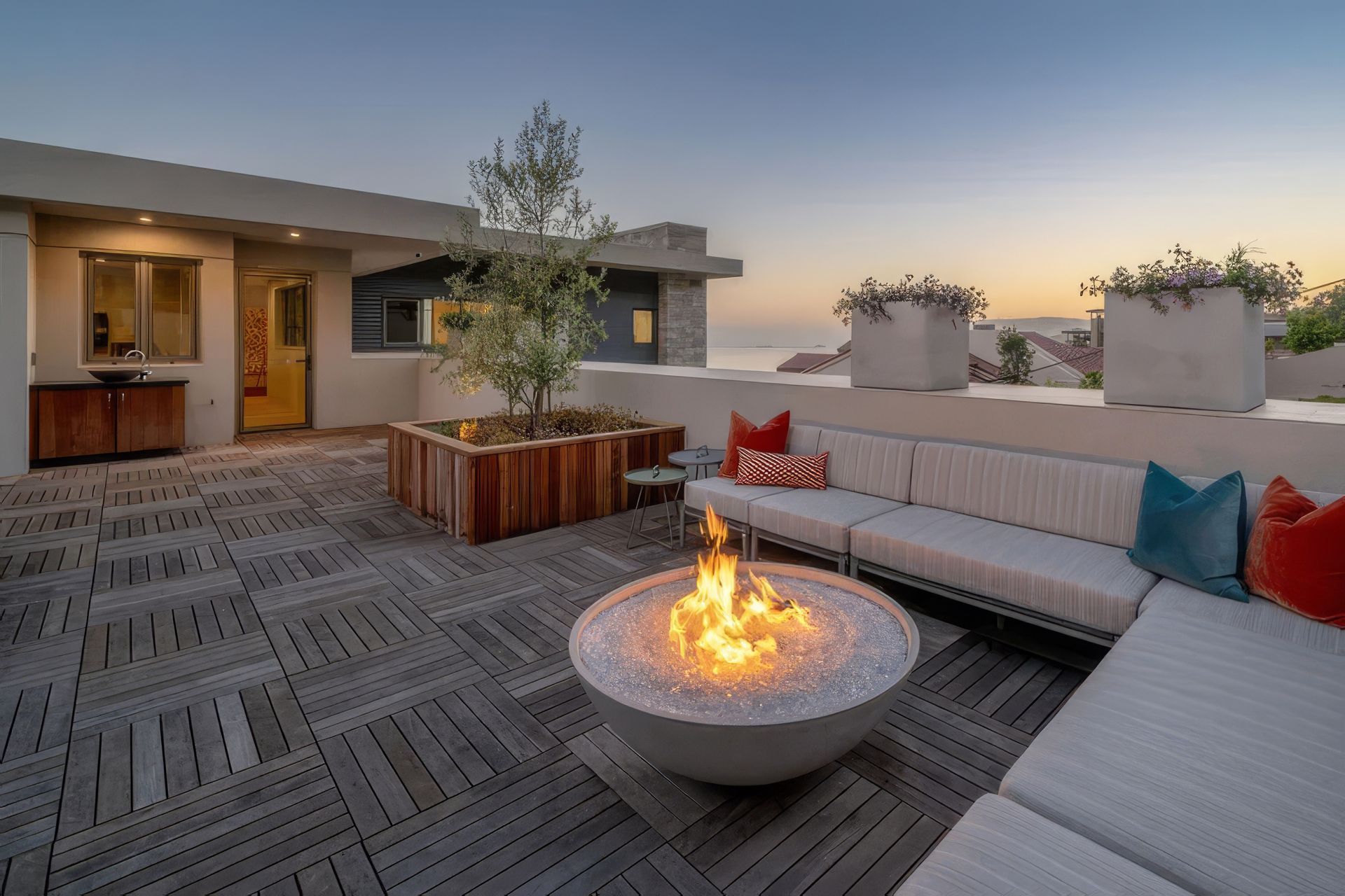 130Bluff19-ap-compressed-upscaled-by-Replicate.jpg
