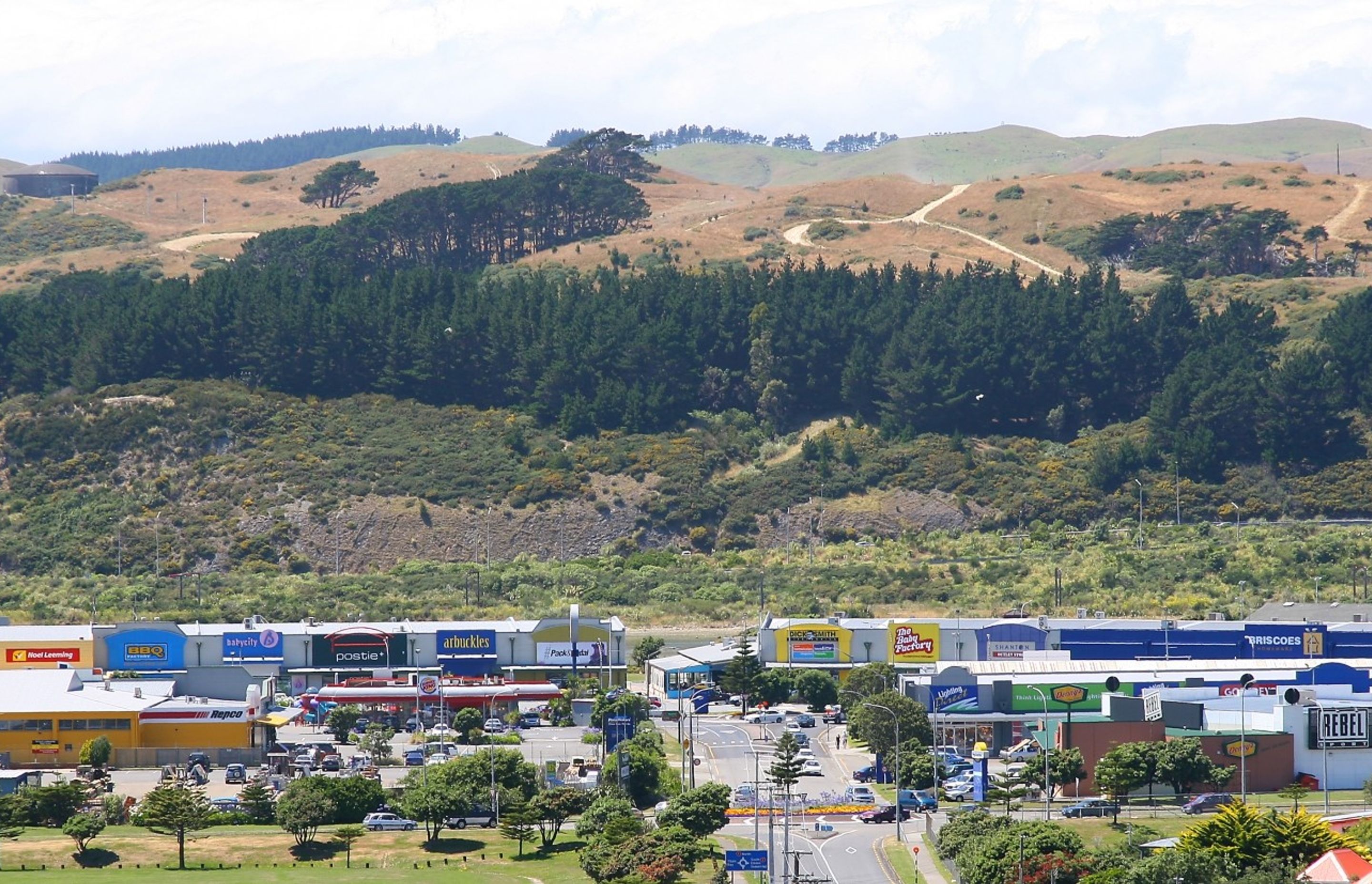 PORIRUA MEGA CENTRE