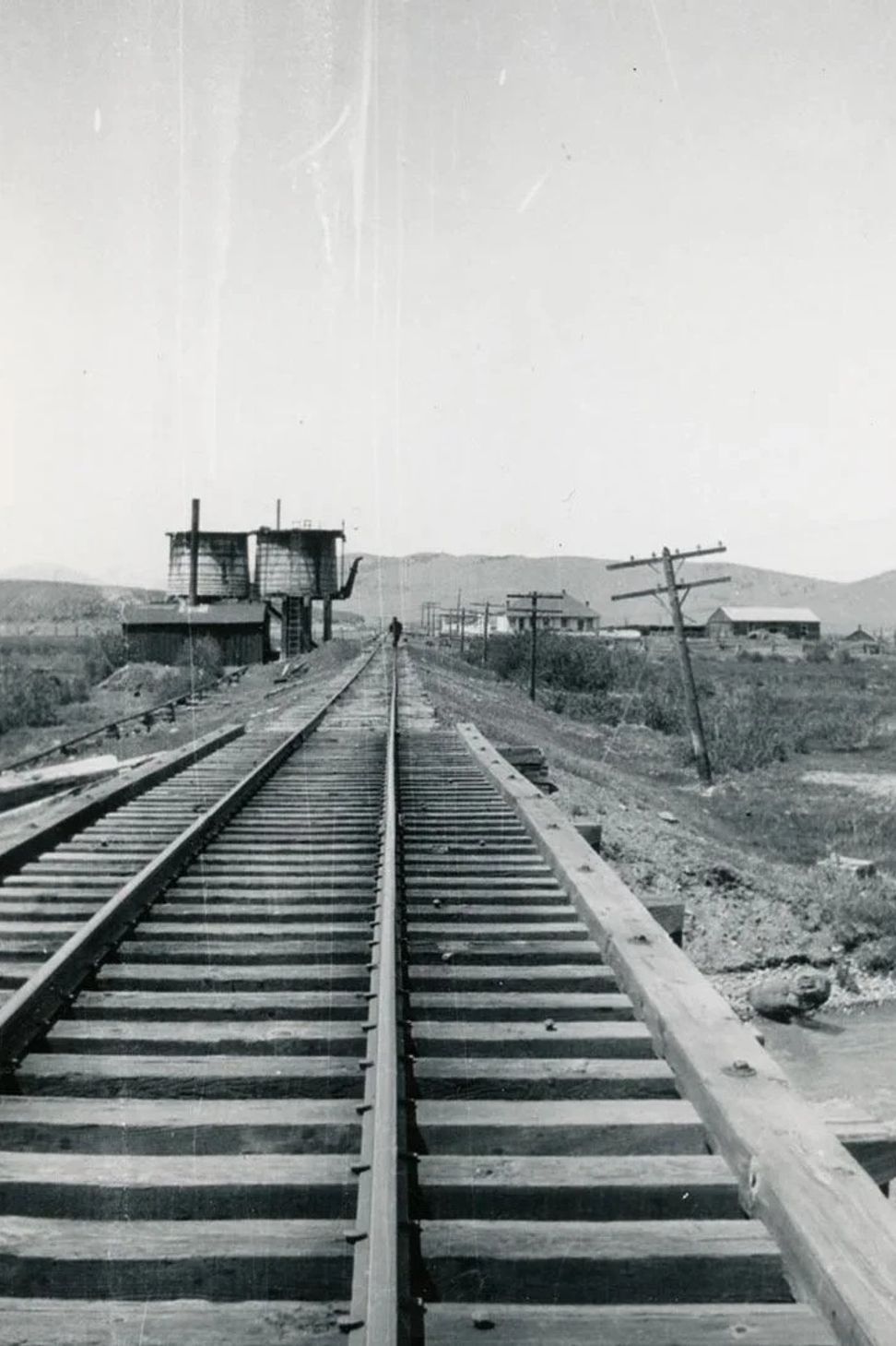 imgi94Guiraudranchfromtherailtracks.jpg