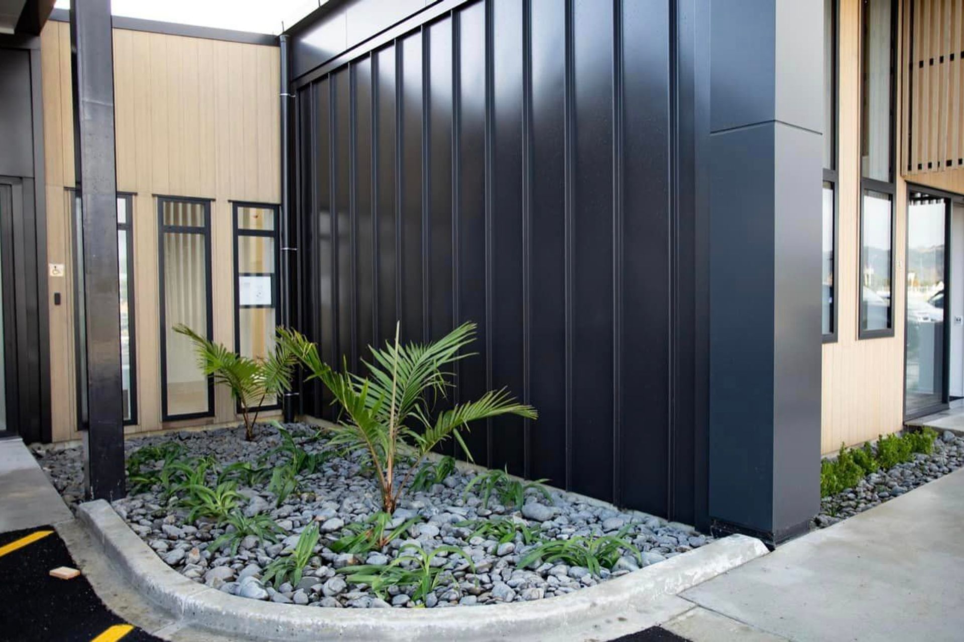 Eurostyle Spanlok 45 0.55 450 Nominal Pan (455 cover) Maxx “Flaxpod” cladding. Photo Credit Erica Kurth Photography