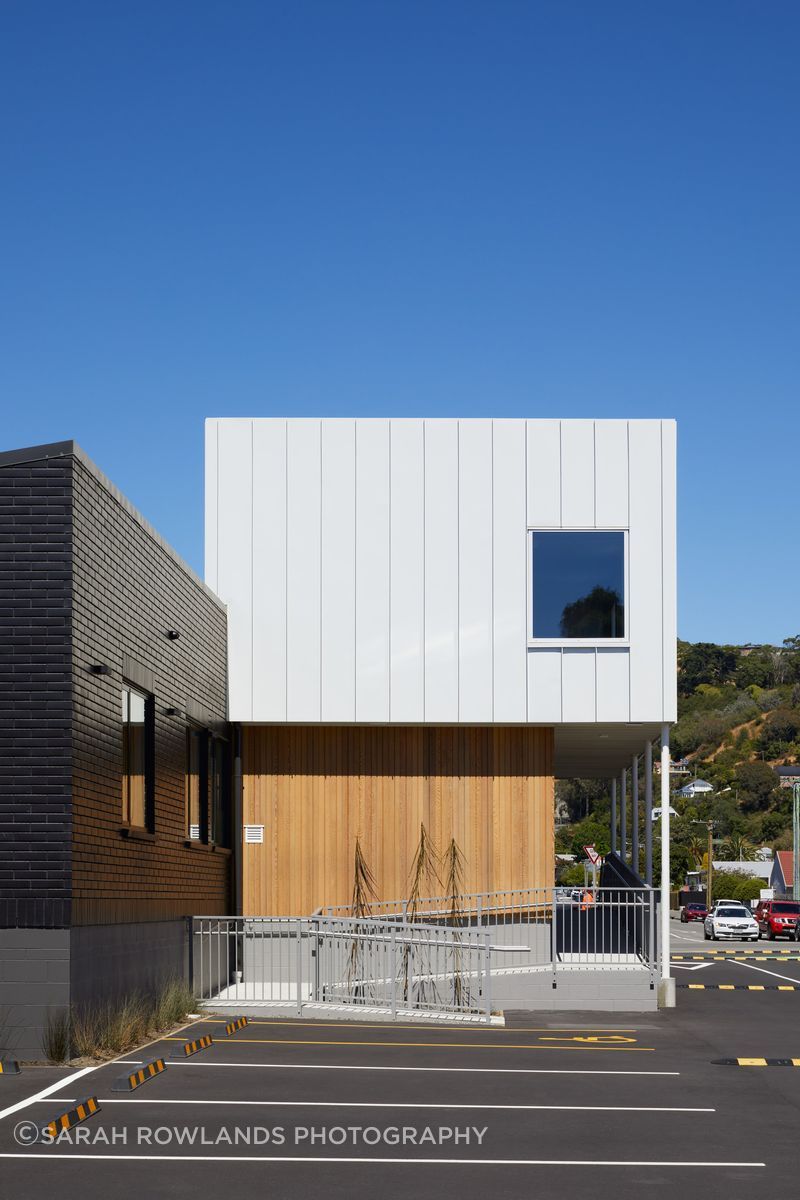 Redcliffs-Medical-CentreNorth-elevation-with-the-combination-of-exterior-materialsSarah-Rowlands-Photographer5.jpg