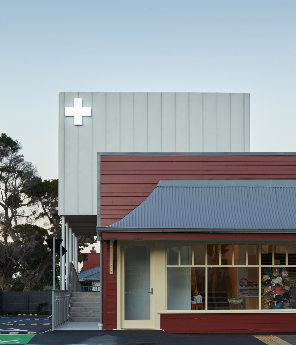 Redcliffs-Medical-CentreThe-new-with-the-old-seen-from-the-from-streetSarah-Rowlands-Photographer1.jpg