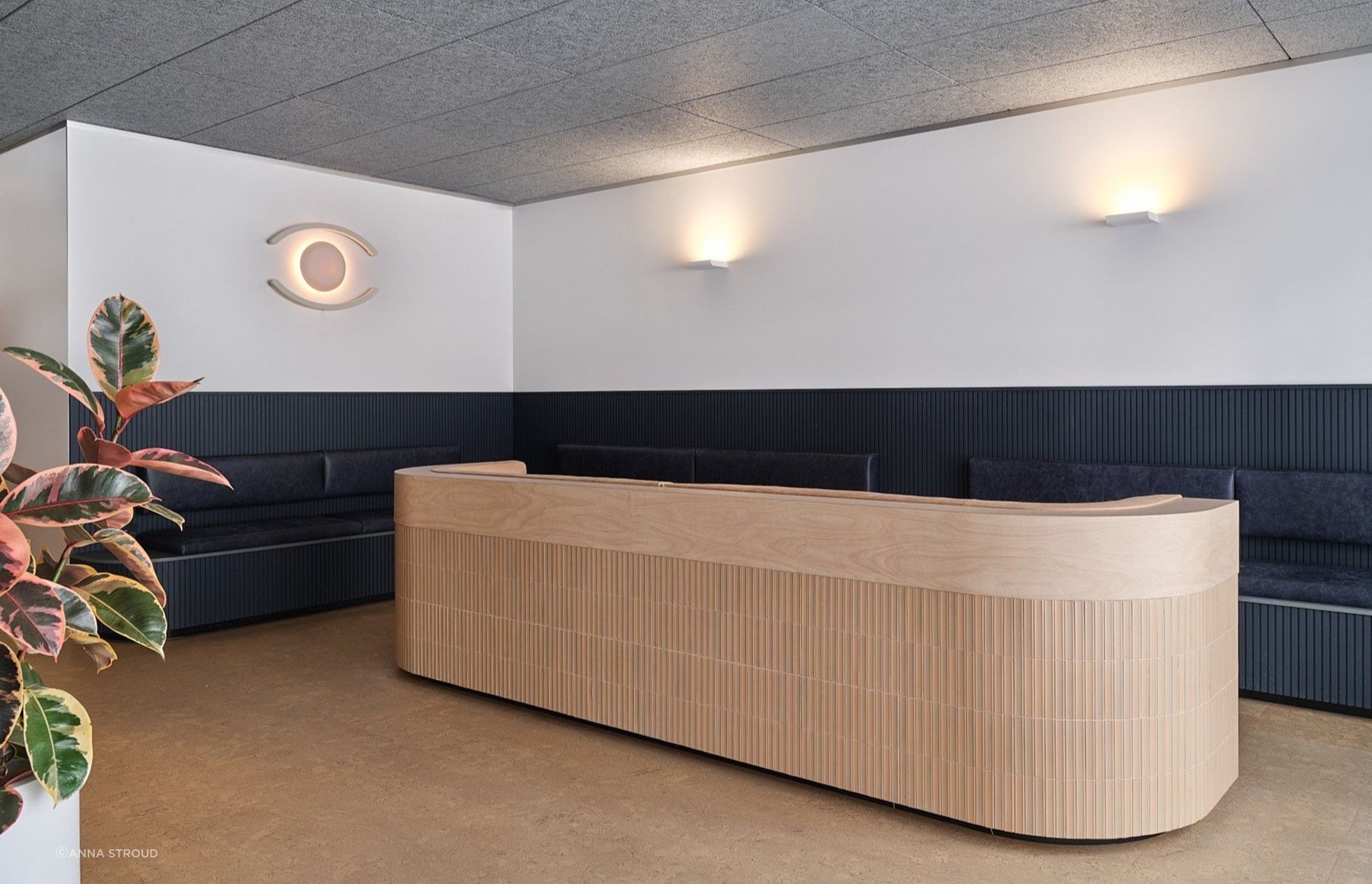 StudioEntiWallSconceEclipseAnnaStroudClarity1.jpg