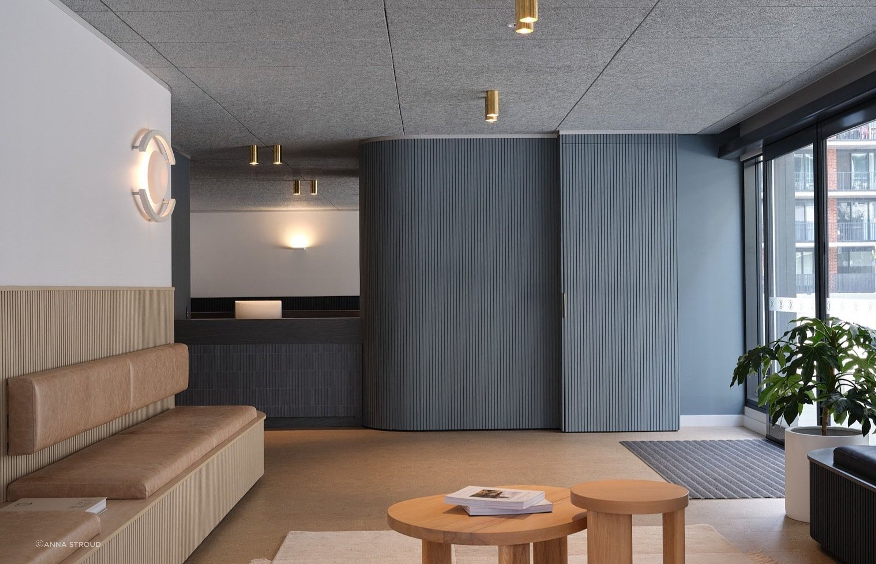 StudioEntiWallSconceEclipseAnnaStroudClarity2.jpg