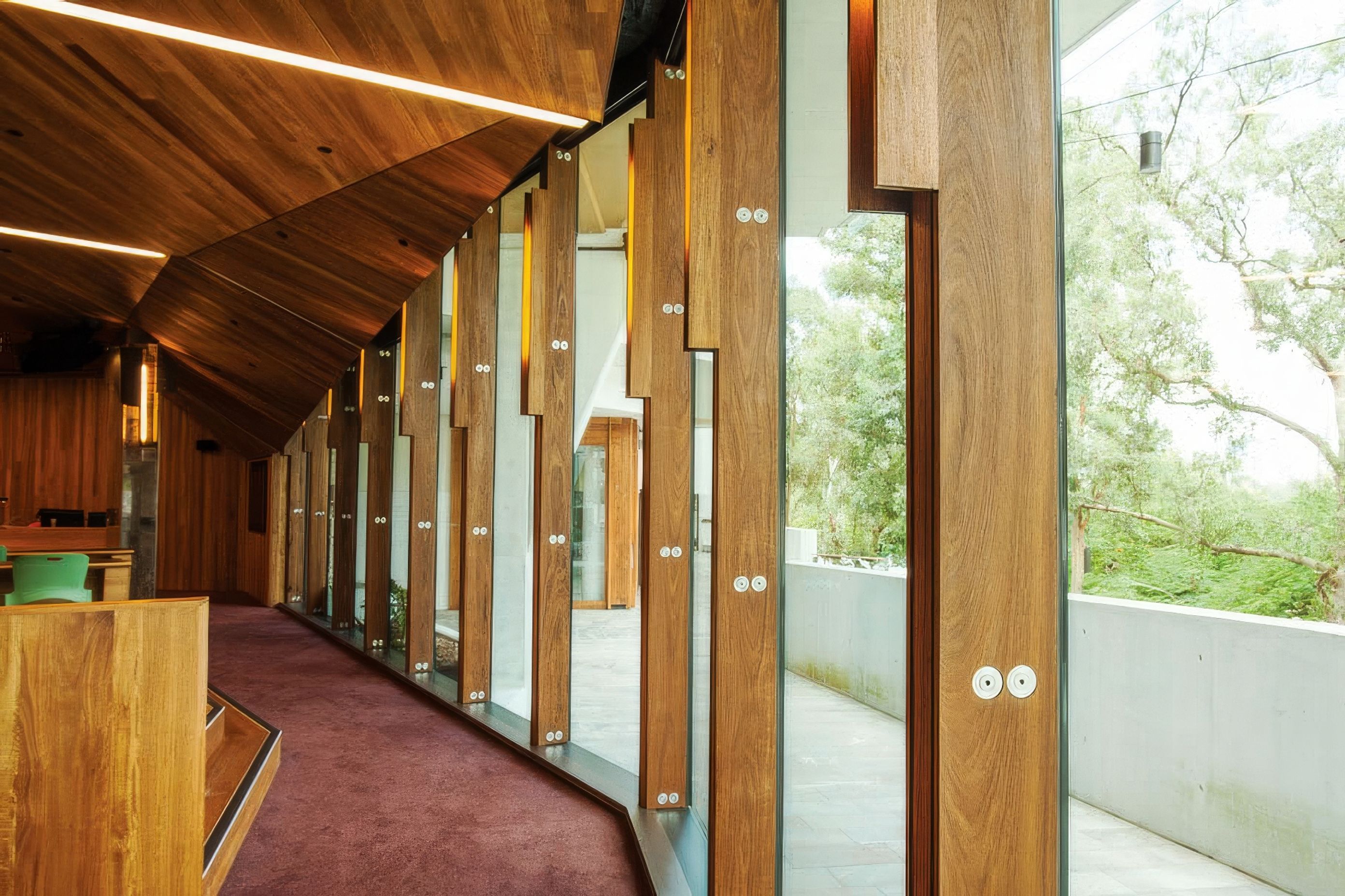 archipro-1-CUSTOM-BLACKBUTT-FINS-UQOHC-10.jpg