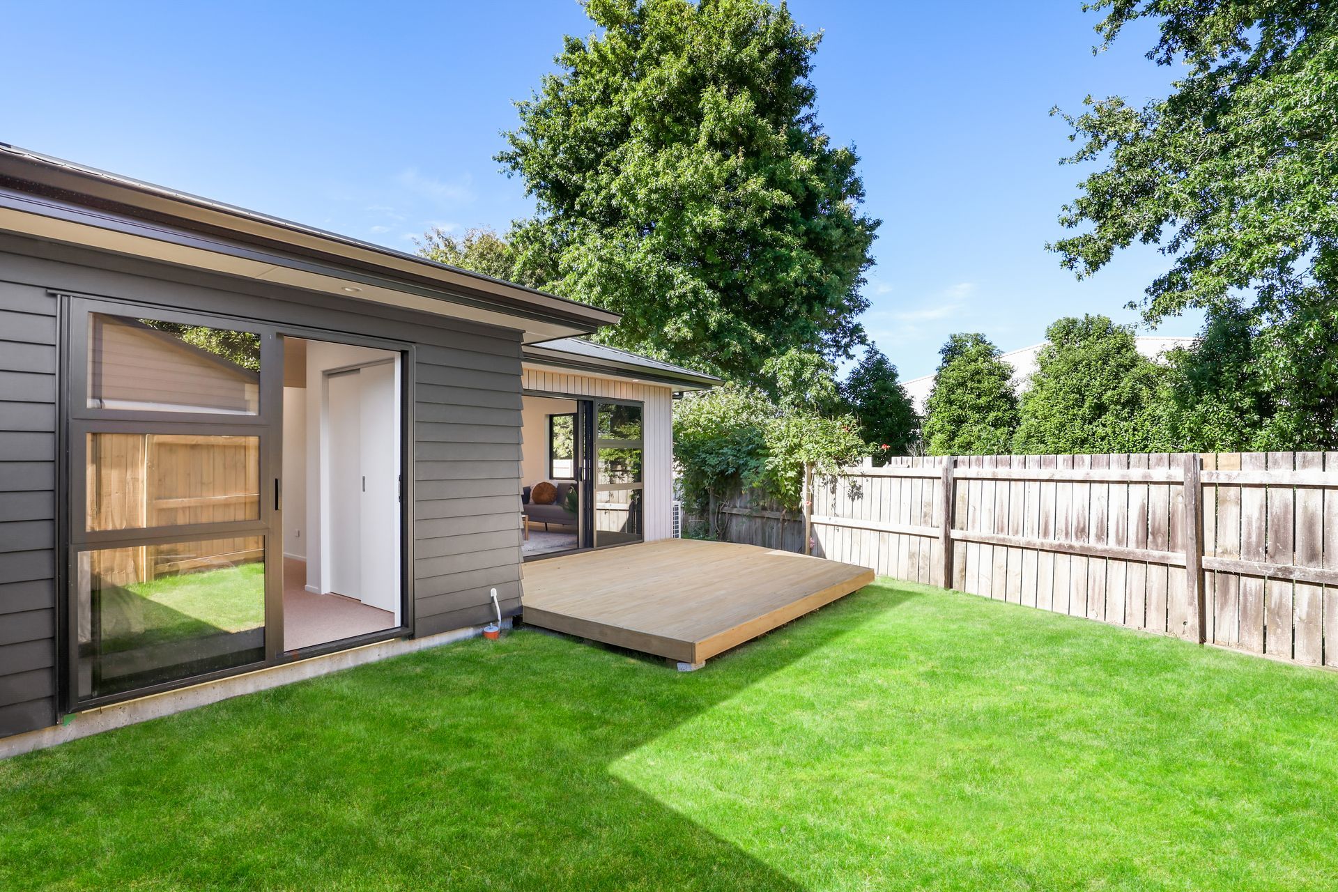 Oakfield Crescent, Hamilton