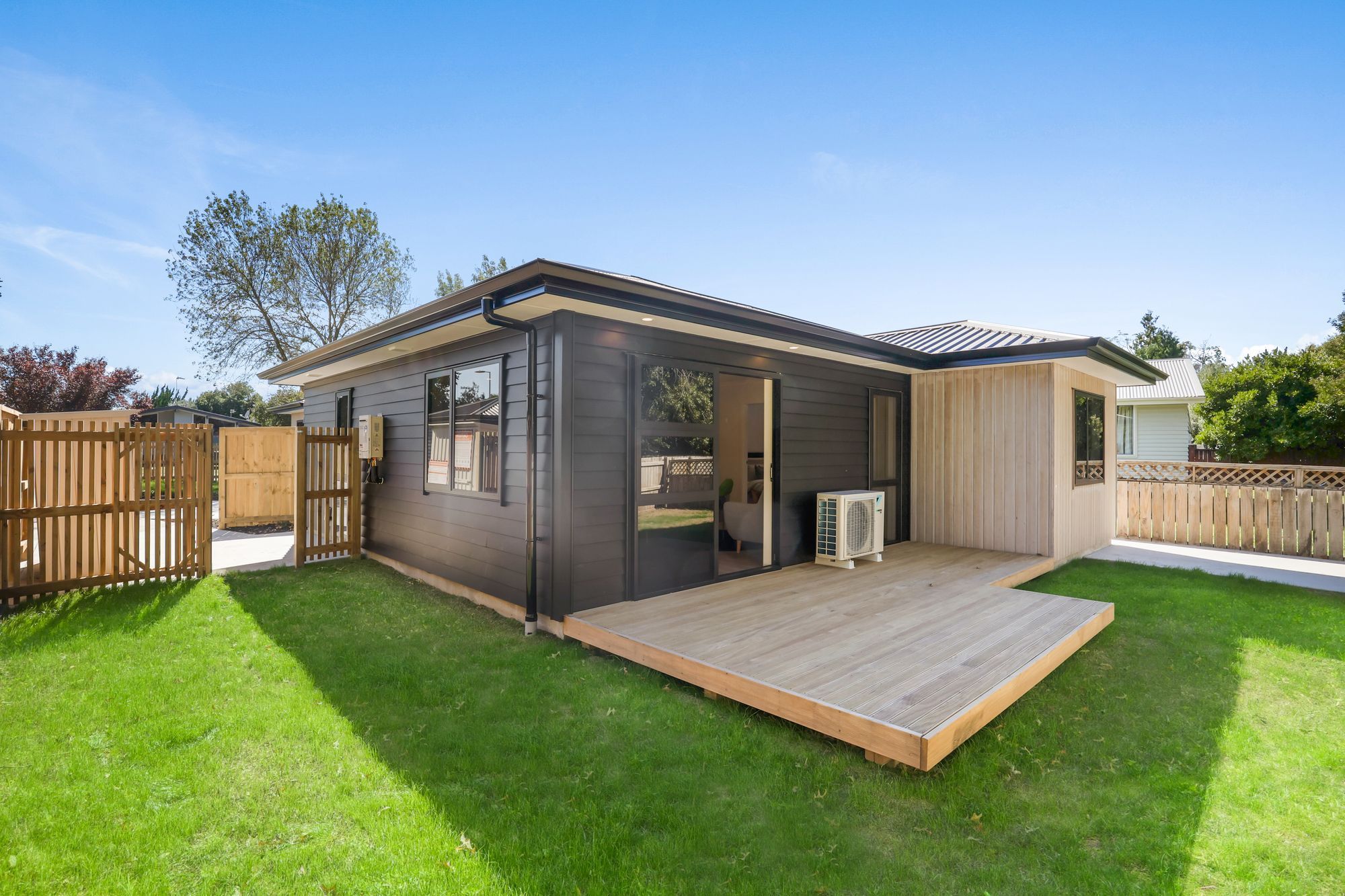 Oakfield Crescent, Hamilton