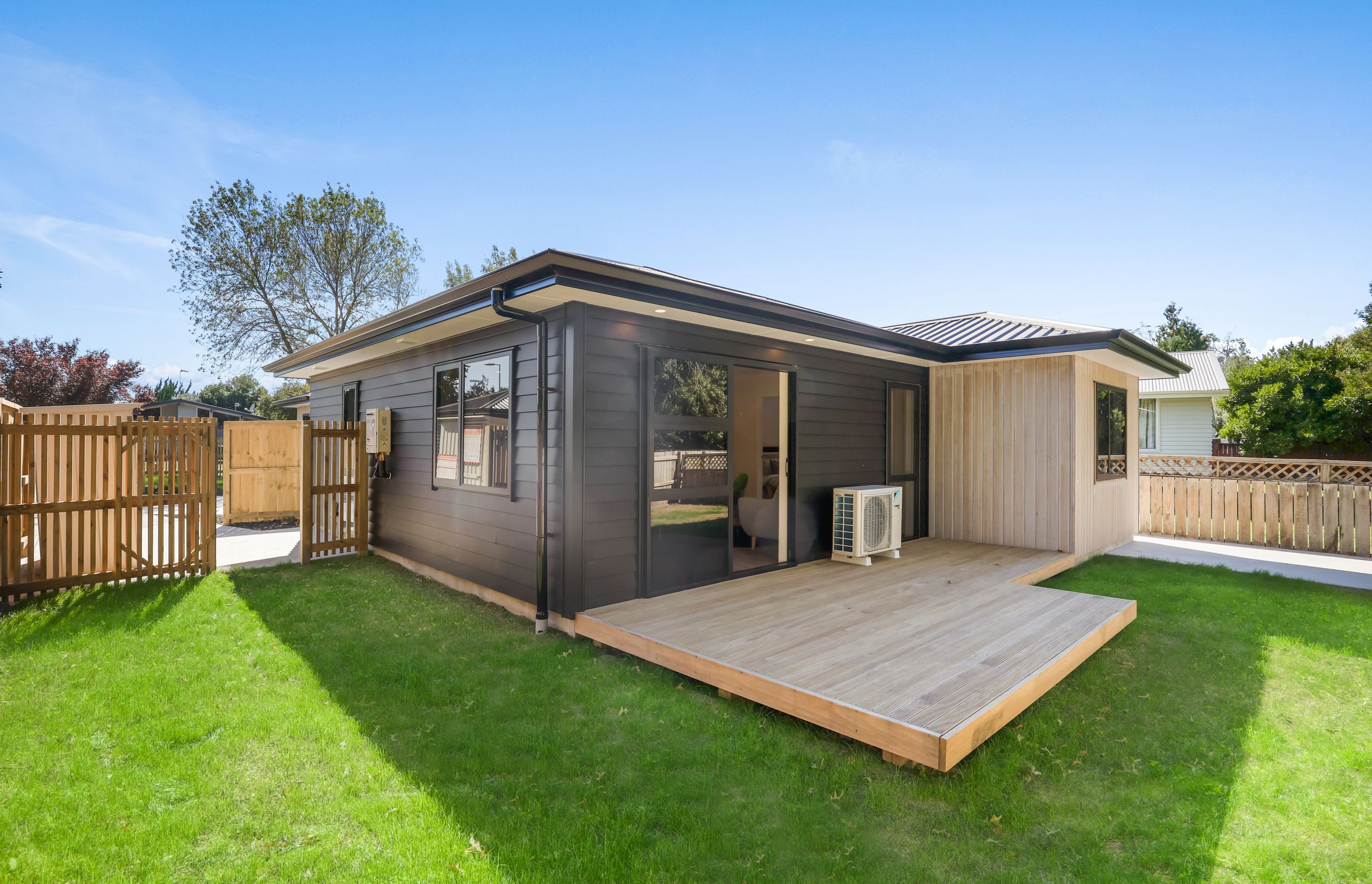 Oakfield Crescent, Hamilton