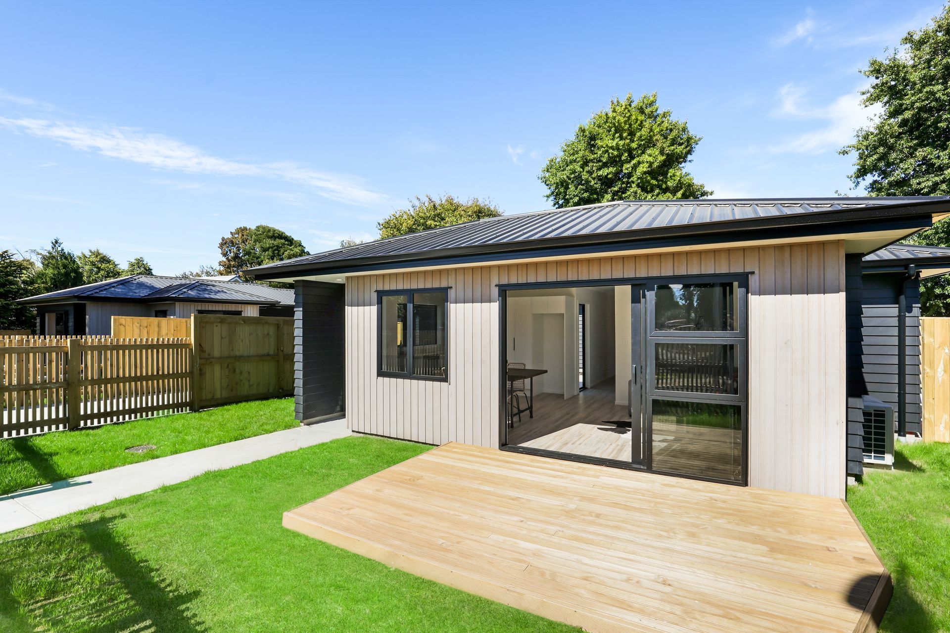 Oakfield Crescent, Hamilton