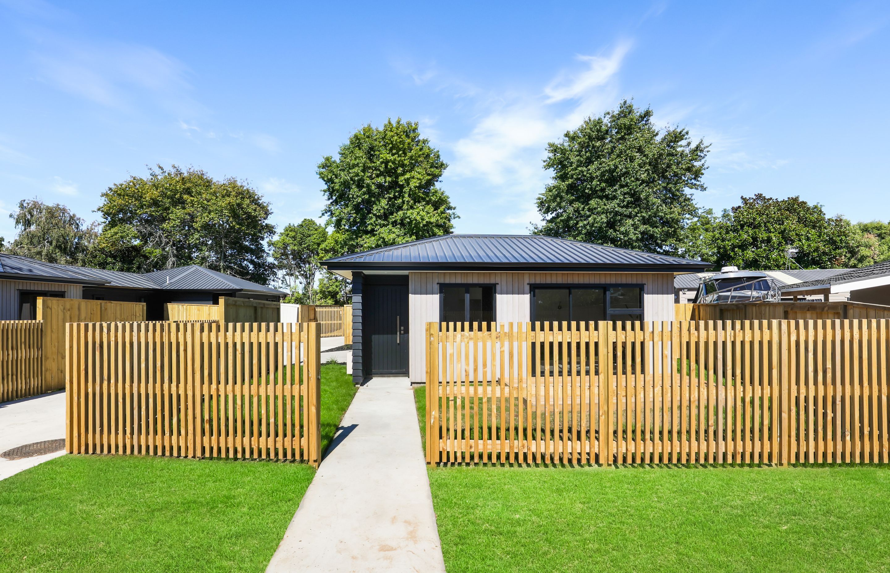 Oakfield Crescent, Hamilton