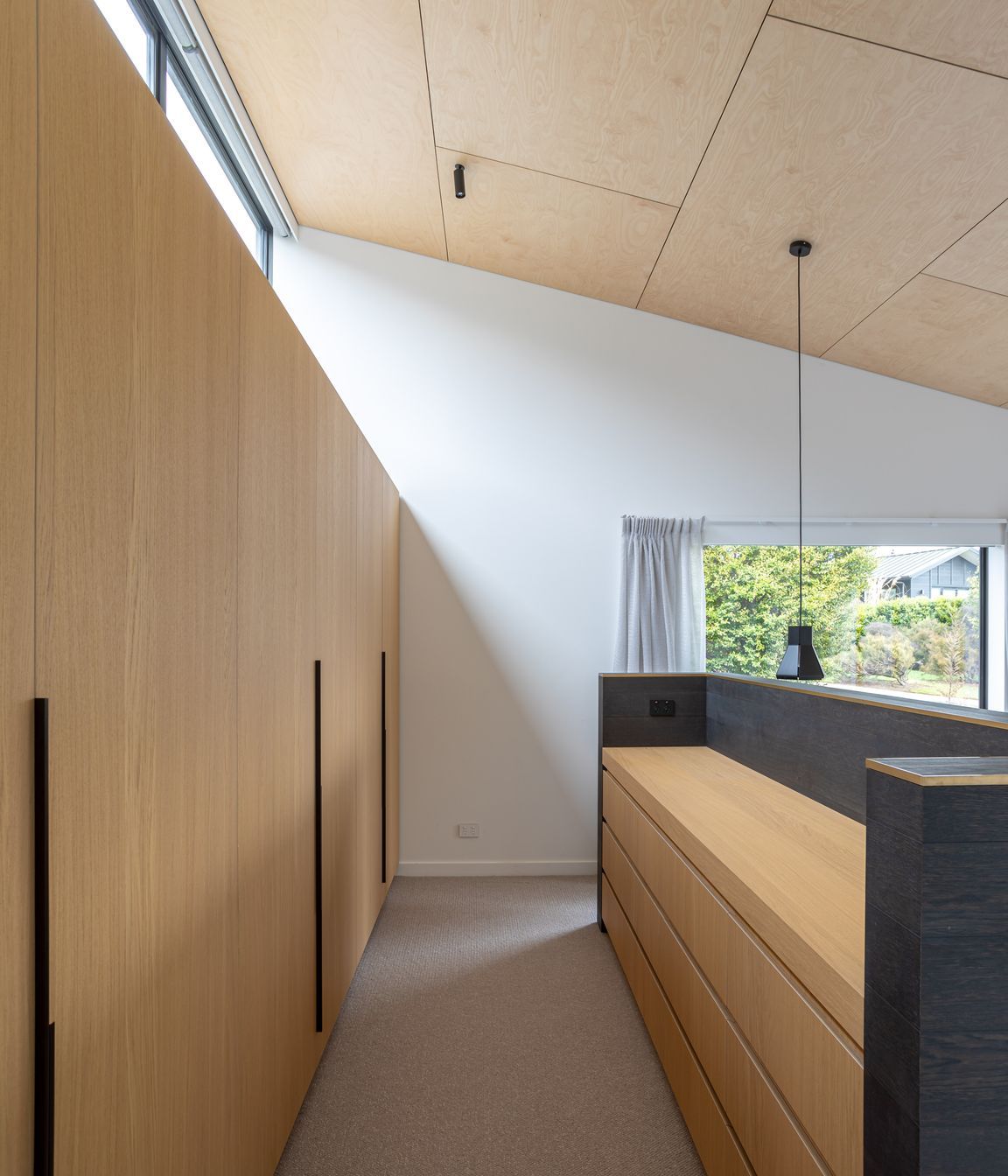 Master dressing/ robe space
