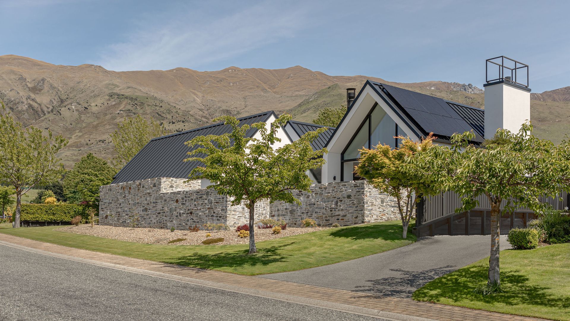 White Peaks Residence banner
