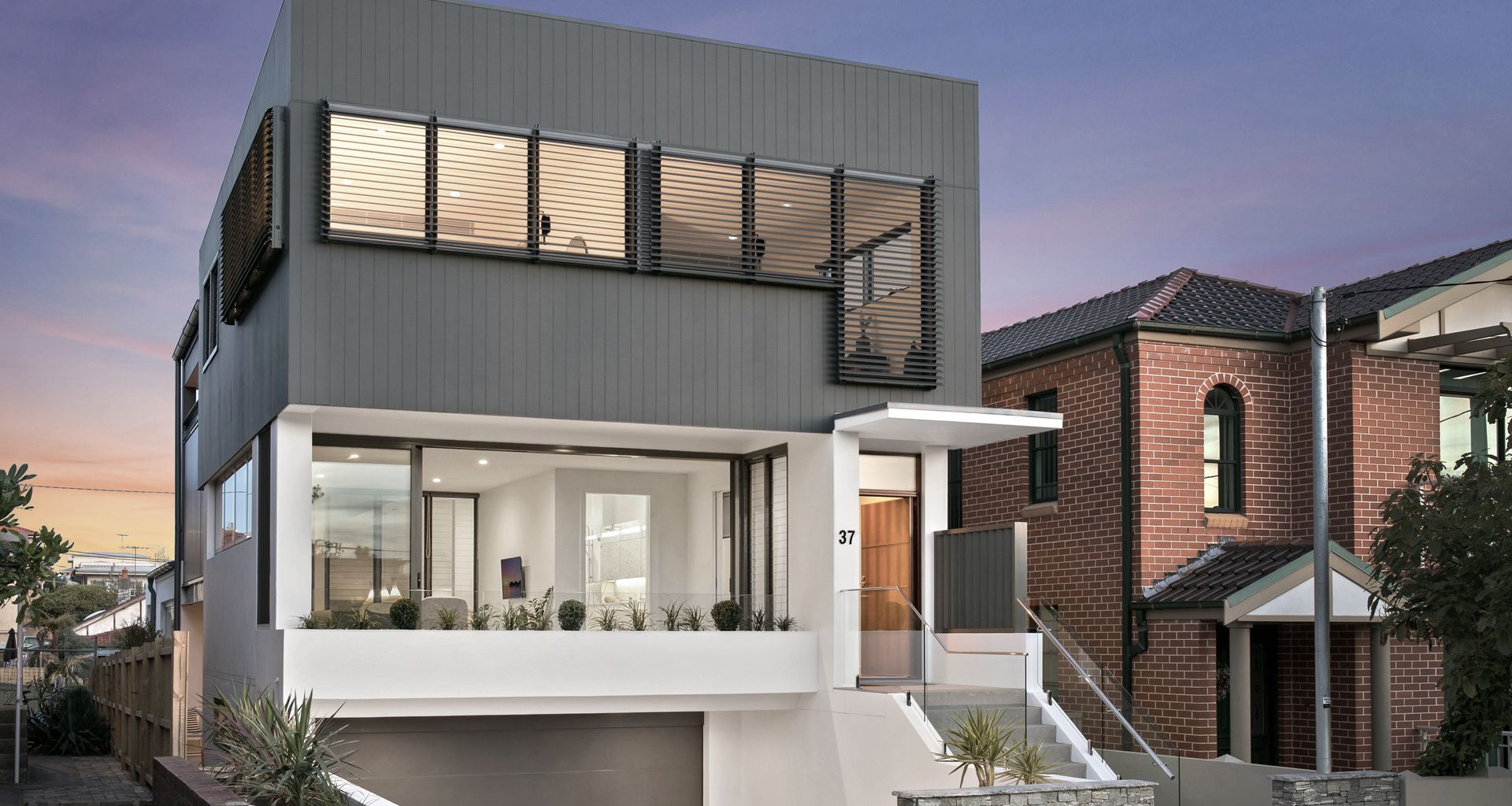 Clovelly New Build 2017 banner