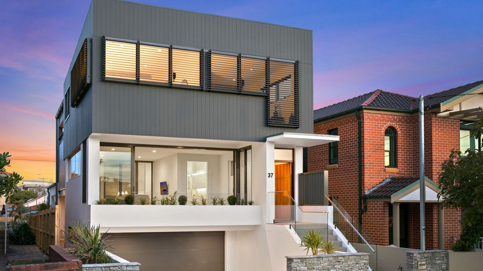 Clovelly New Build 2017 banner