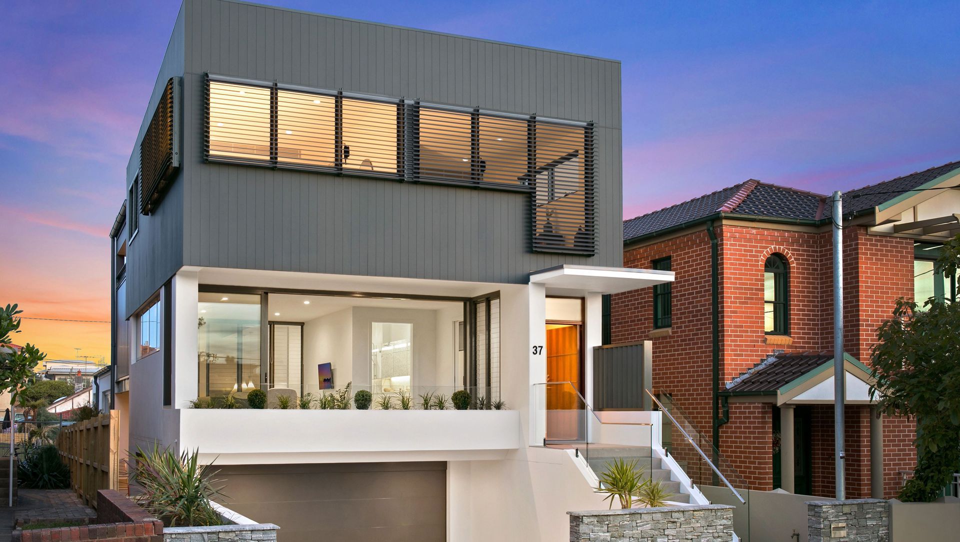 Clovelly New Build 2017 banner