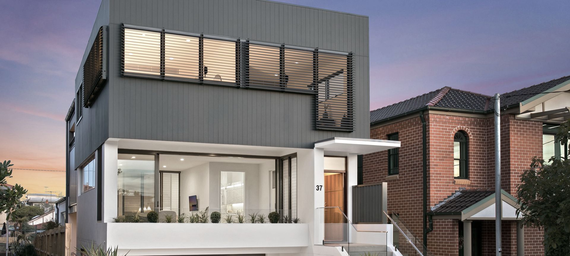 Clovelly New Build 2017 banner