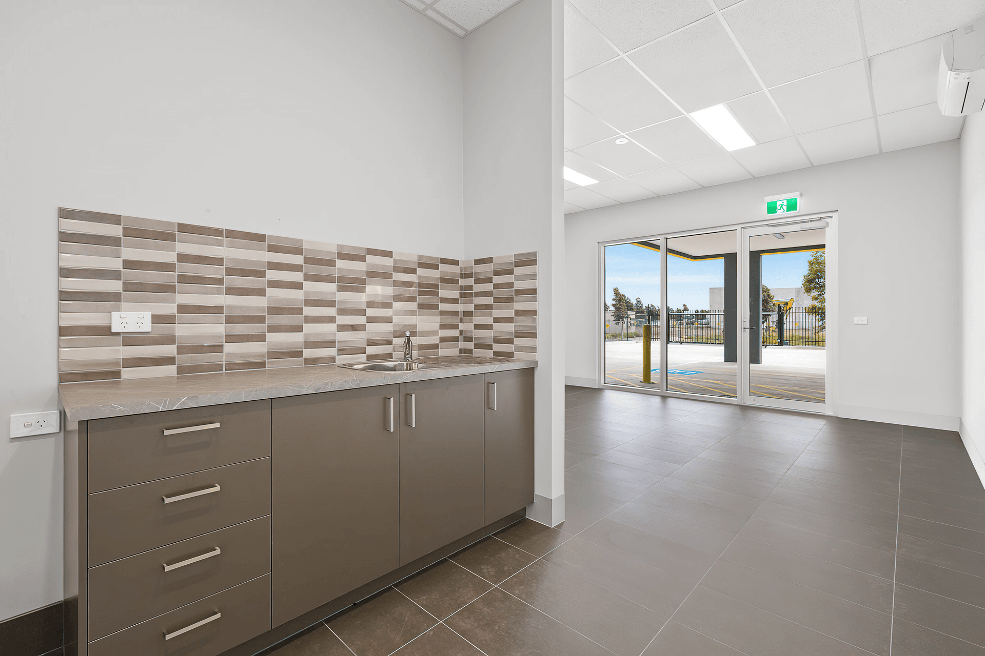 Ravenhall - Warehouses