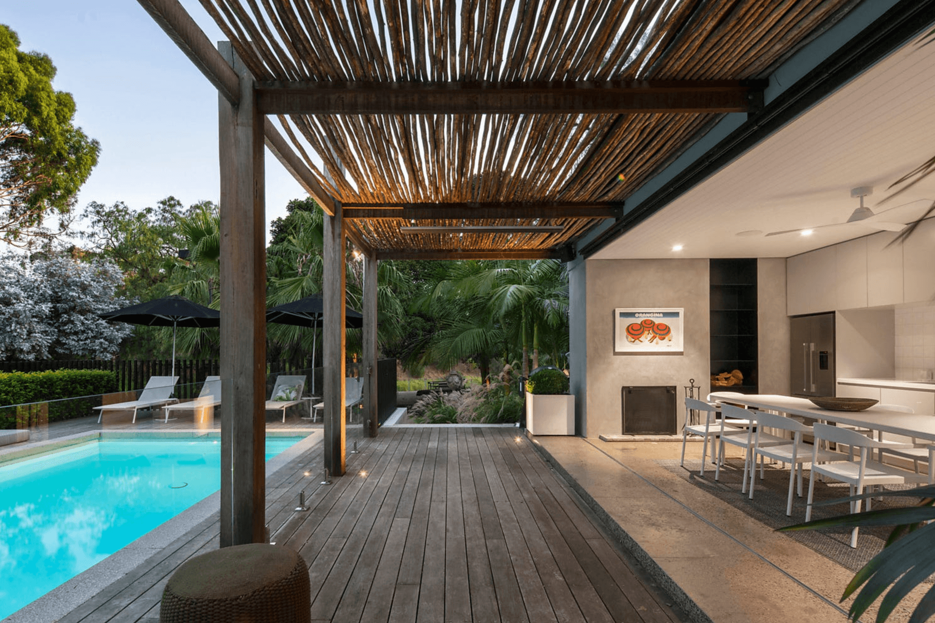 18-Outdoor-kitchen-pool.png