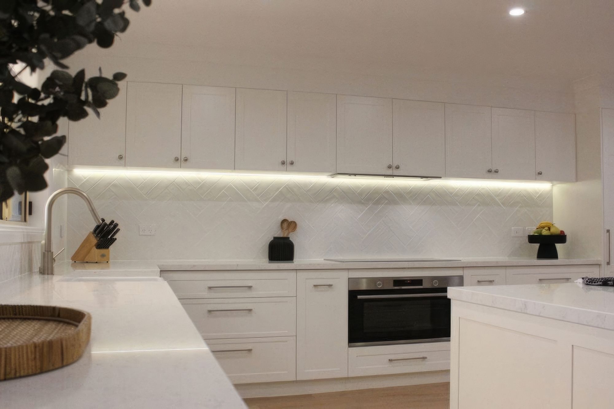 1950Stylish-hampton-family-kitchen-Kearns-1100x623-gigapixel.jpeg