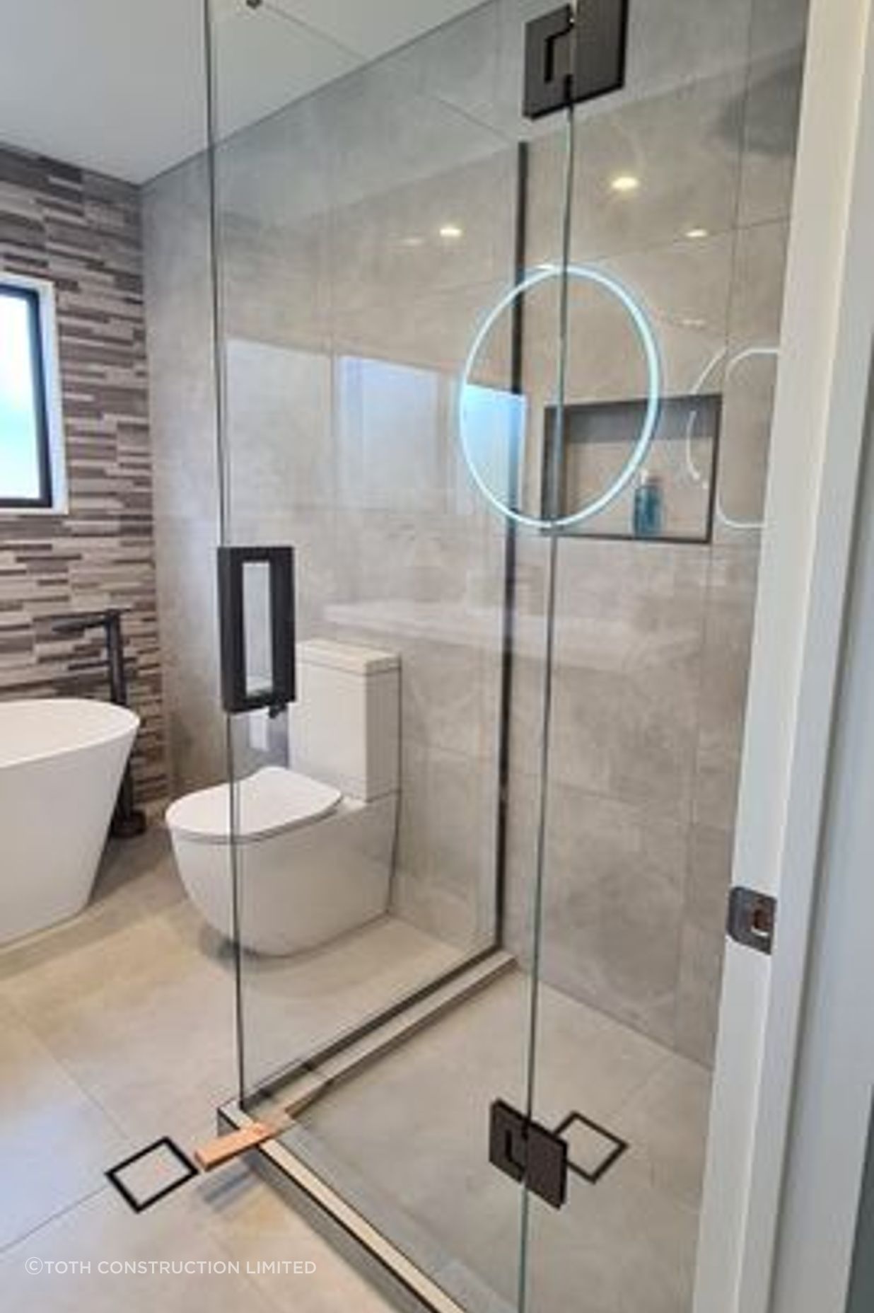 Gardens Main Bathroom