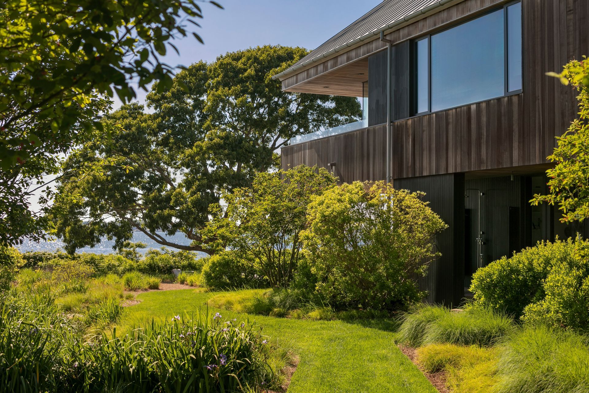 32East-Lake-ResidenceCrisafulliHRE-ap-compressed.jpg
