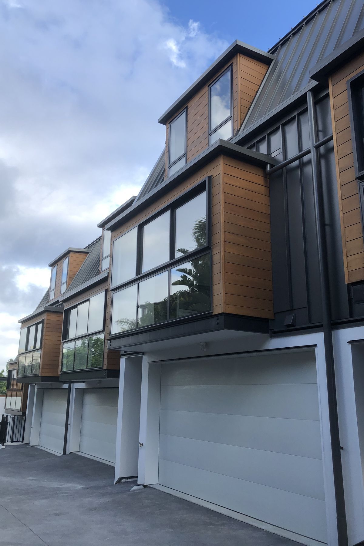 439 Parnell