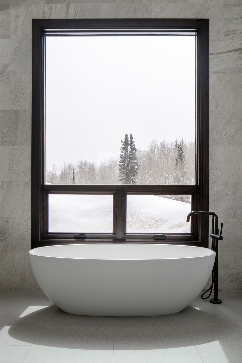 825DivideMasterBathZachHooper0114-HDR.jpg