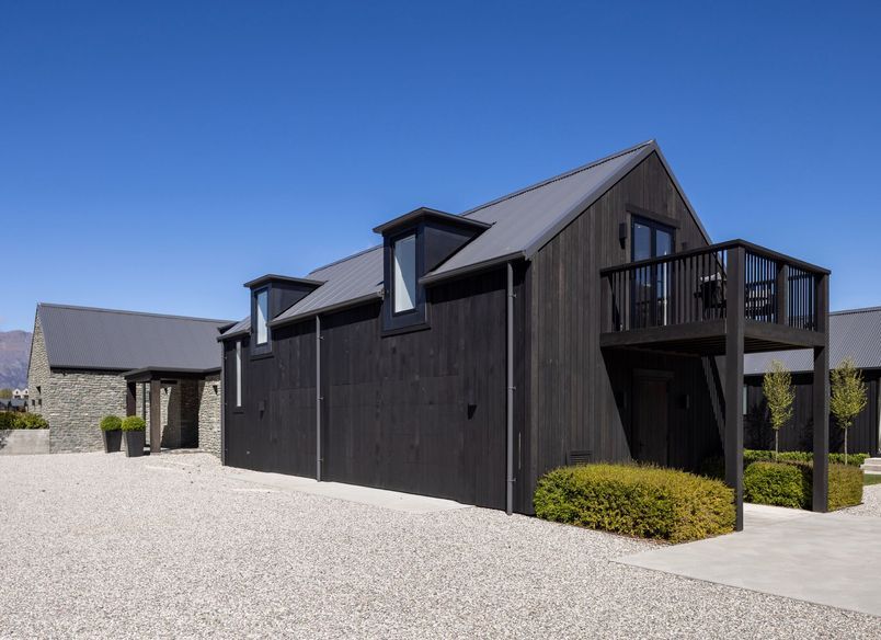 Taramea Square, Milbrook