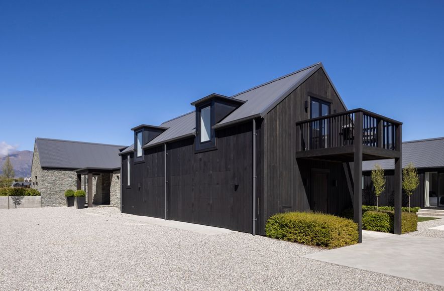 Taramea Square, Milbrook
