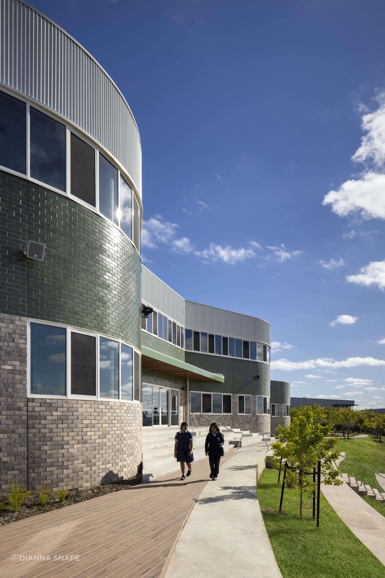 The gently curving Brick Inlay facade mimics the shape of a Beehive