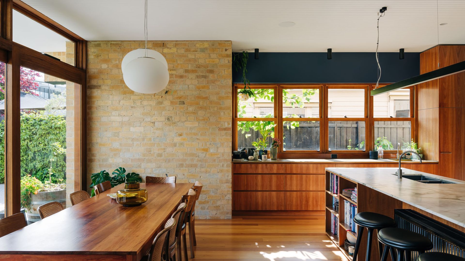 Brick Bungalow banner