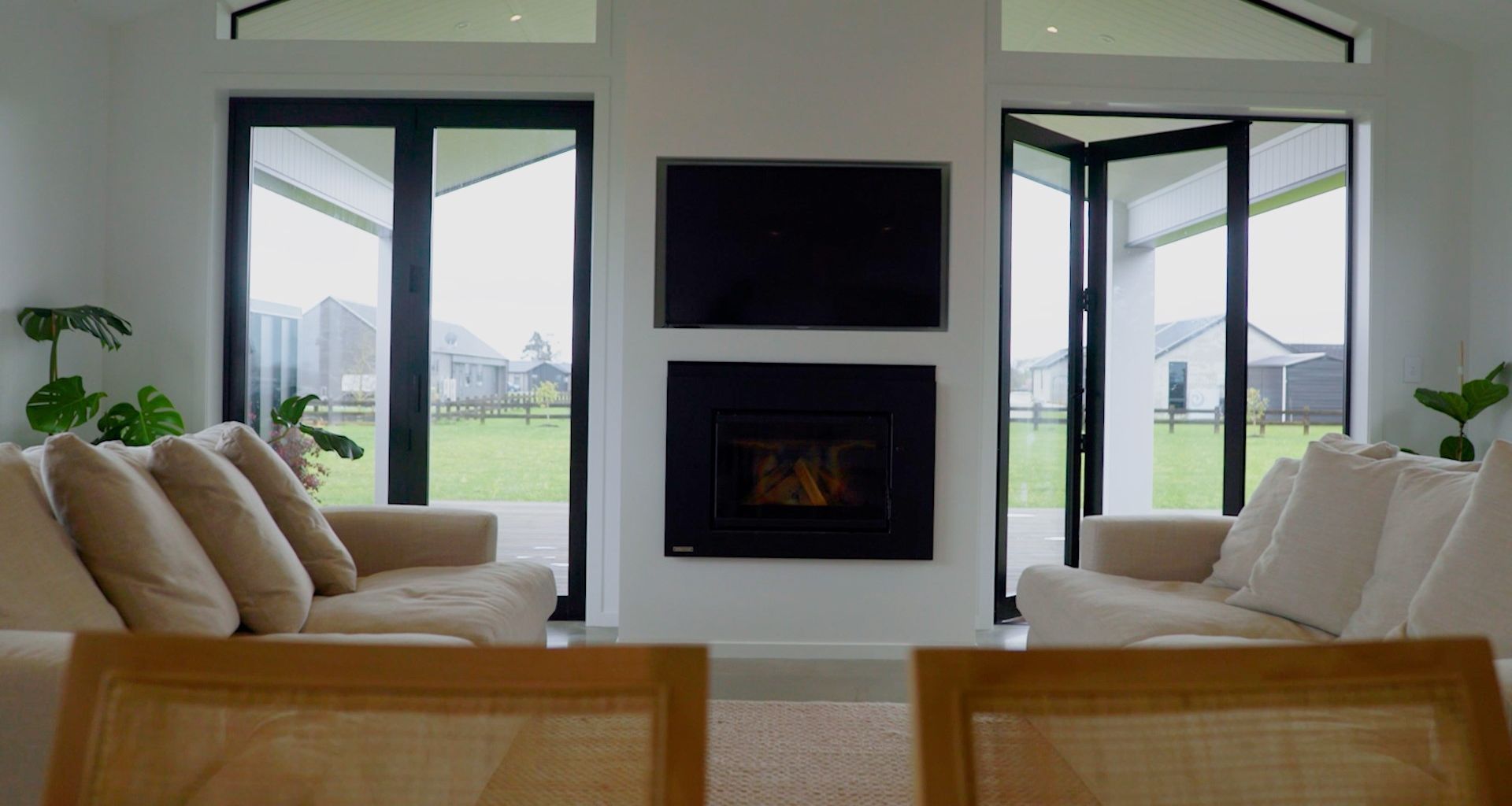 Simplified Luxury banner