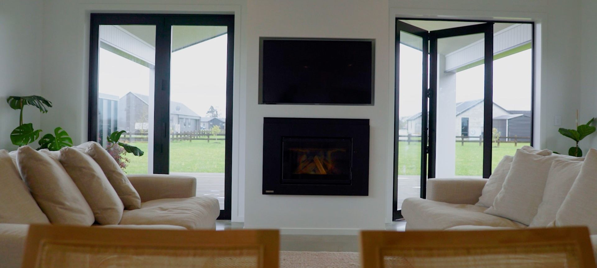 Simplified Luxury banner