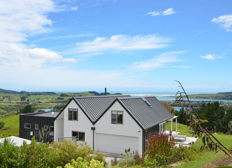 Panoramic Paradise - Raglan