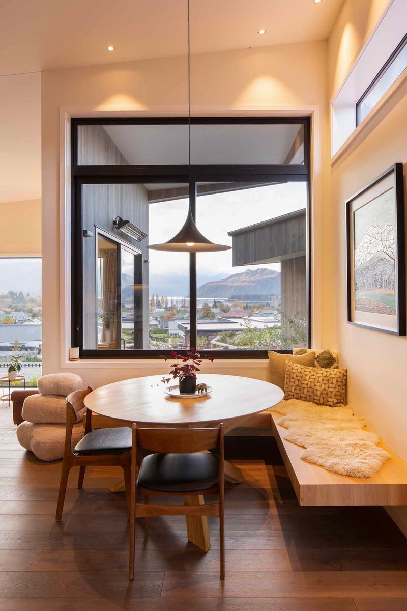 Dining-area-with-window-seat.jpg