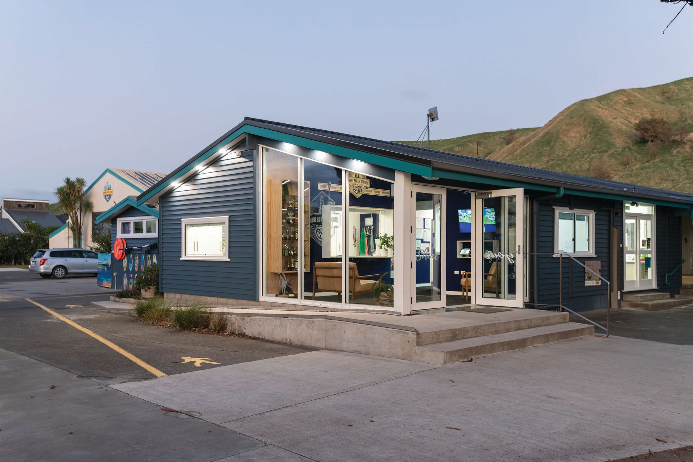 EWainui-SchoolSTR4202.jpg