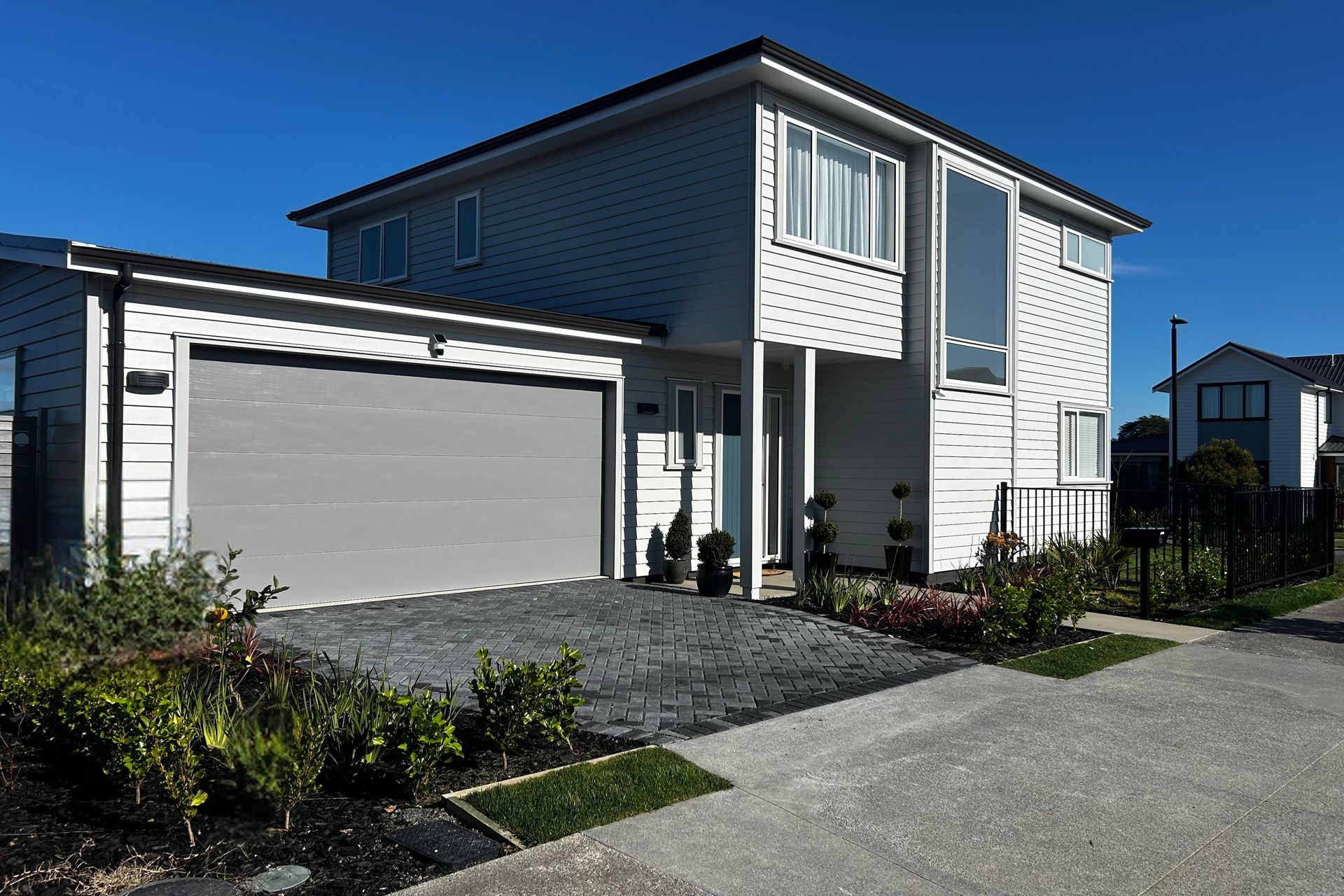 Flat-Woodgrain-in-Colorsteel-Sandstone-Grey-LeighP-Edited-v3.jpg