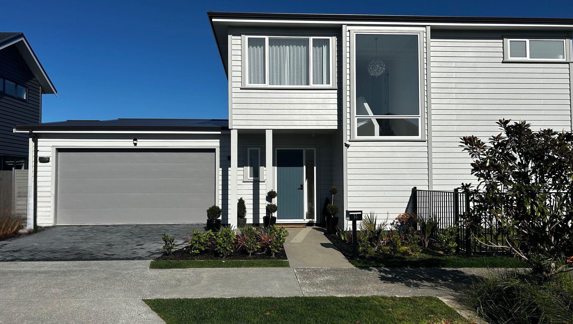 Contemporary Home | NZ banner