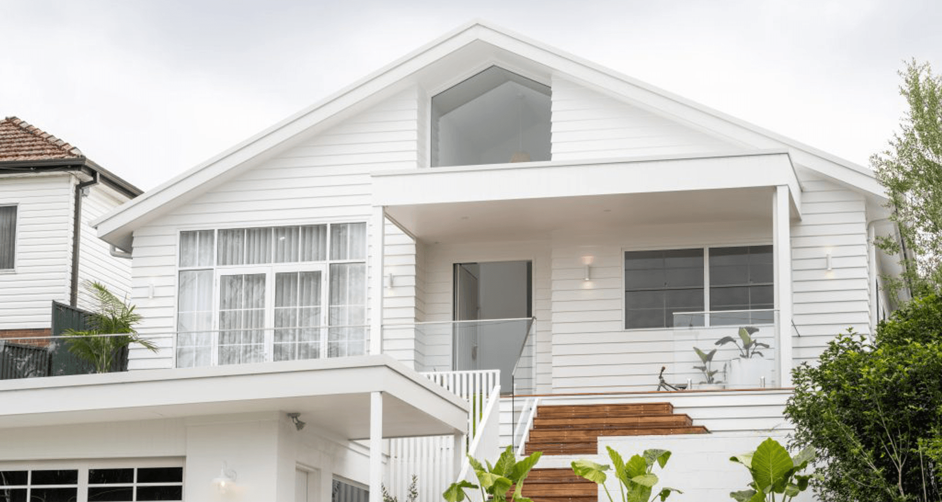 Modern Coastal Gymea Bay Home banner