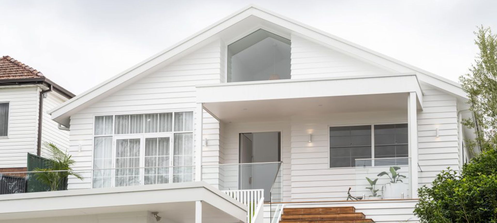 Modern Coastal Gymea Bay Home banner